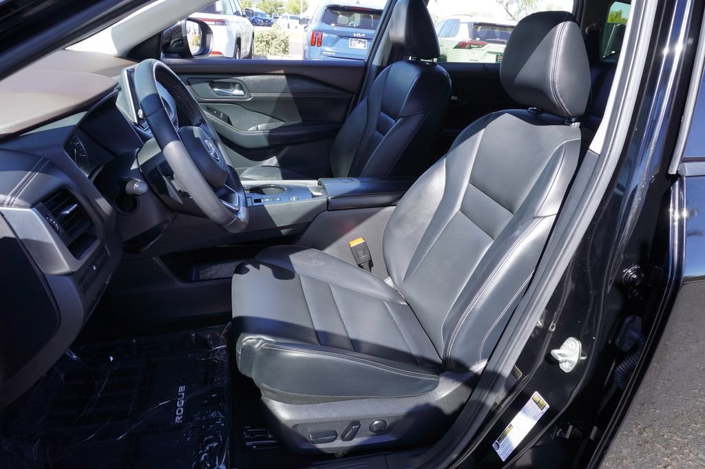 Certified 2023 Nissan Rogue SV w/ SV Premium B Package FWD image 14