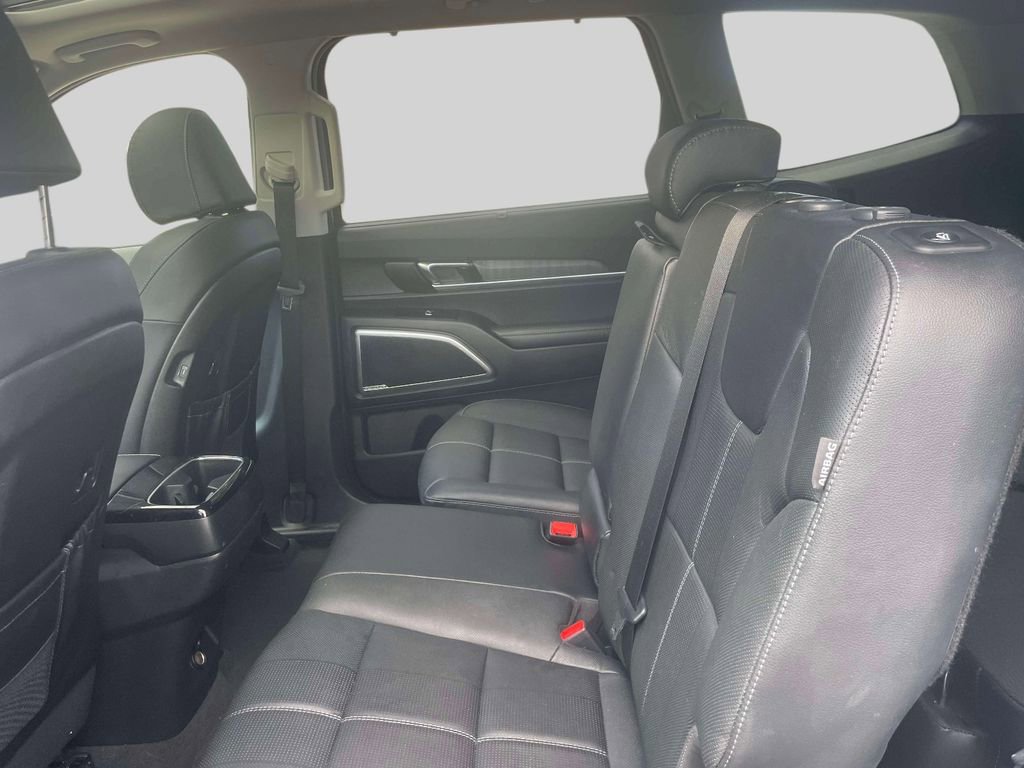 Used 2024 Kia Telluride EX image 11