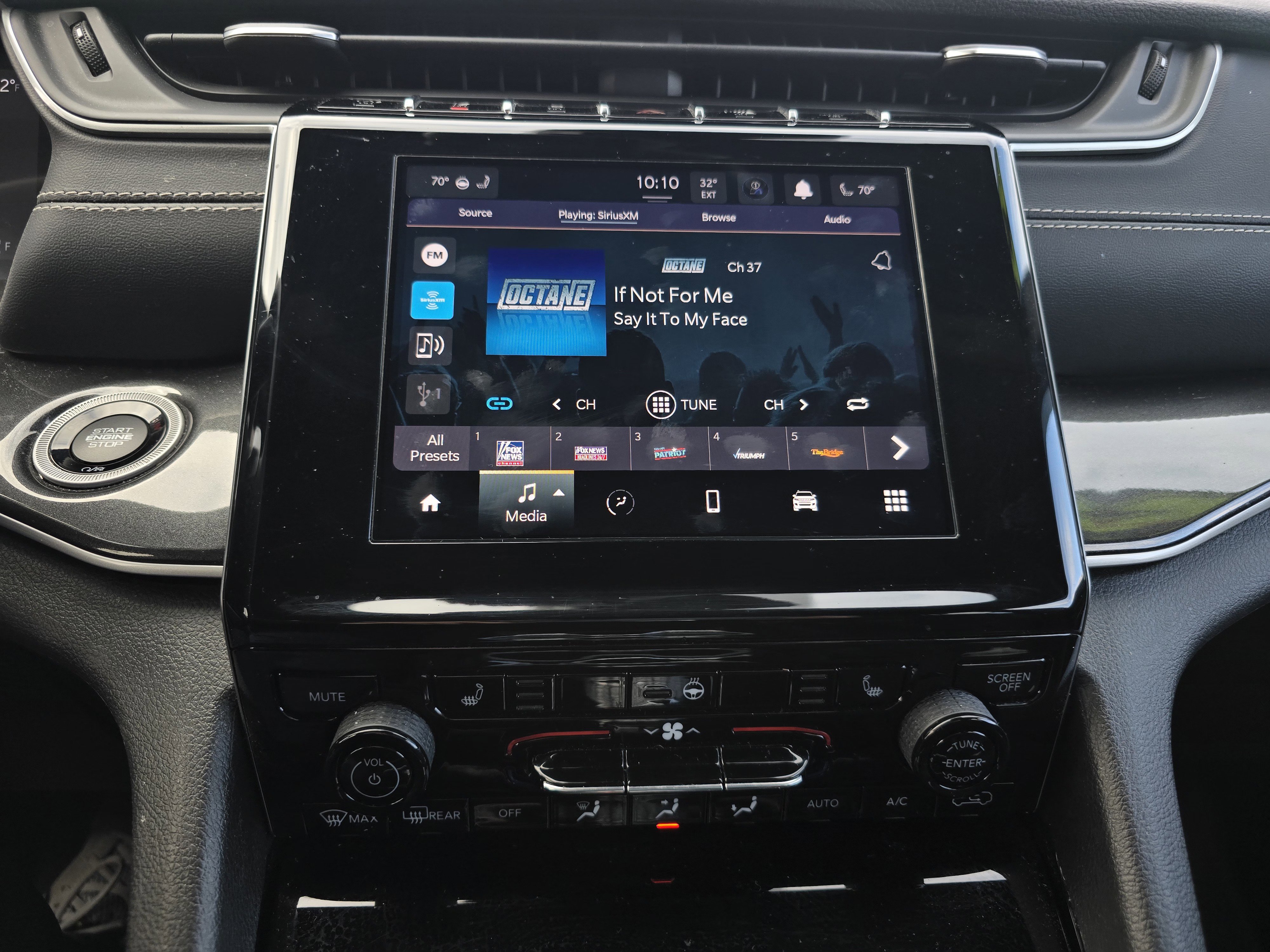 Used 2022 Jeep Grand Cherokee Altitude image 15