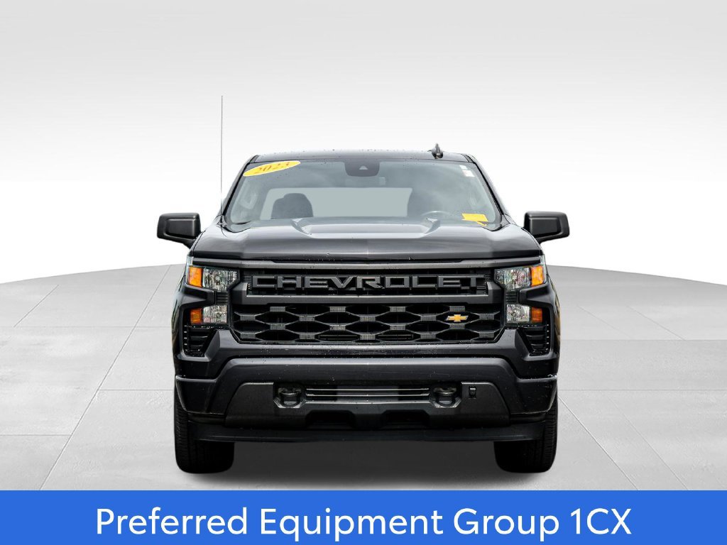 Used 2023 Chevrolet Silverado 1500 Custom AWD/4WD image 2