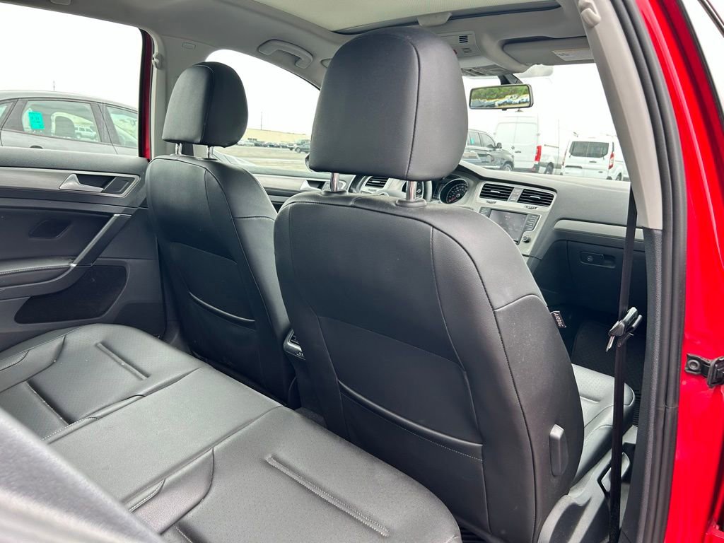Used 2016 Volkswagen Golf SE FWD image 17