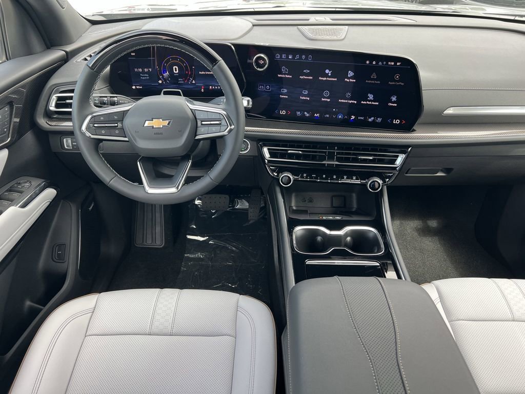 New 2026 Chevrolet Traverse High Country image 2