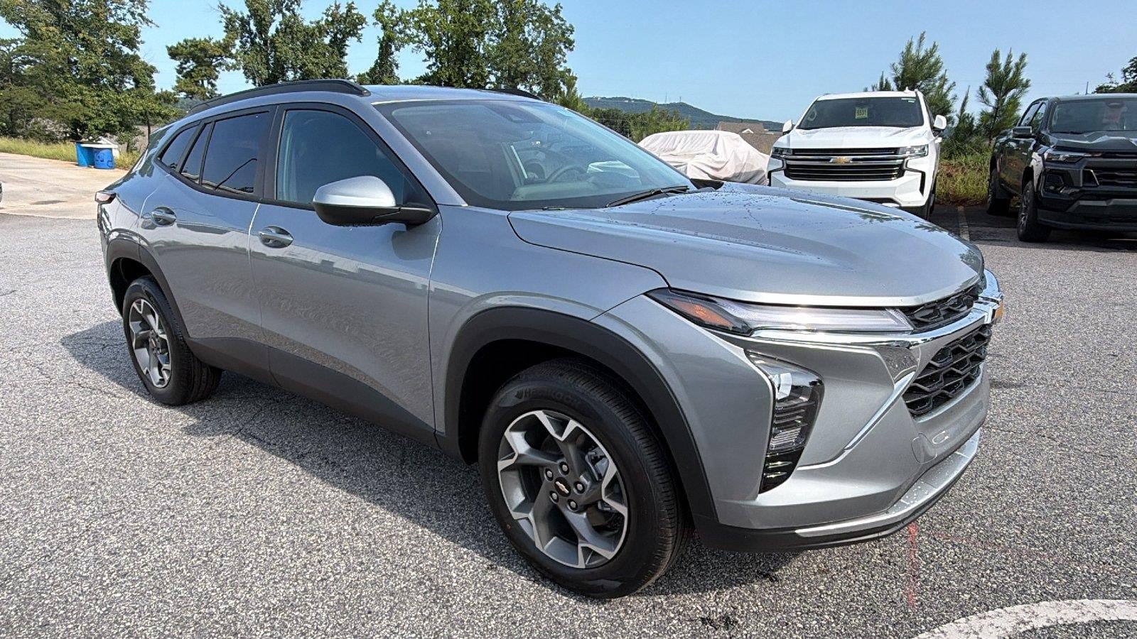 New 2026 Chevrolet Trax LT w/ Driver Confidence Package FWD image 6