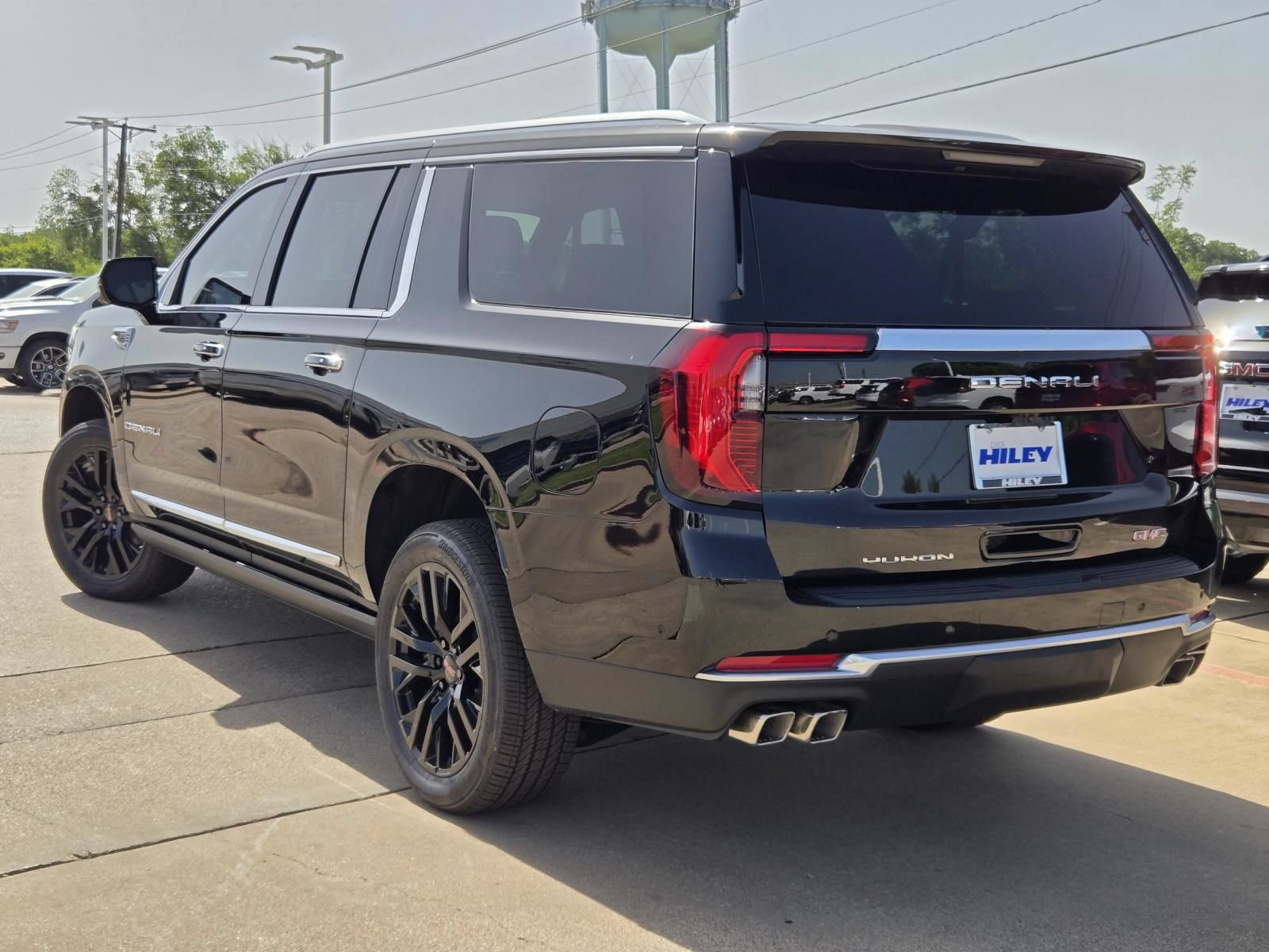 New 2026 GMC Yukon XL Denali w/ Sun & Power Step Package AWD/4WD image 3
