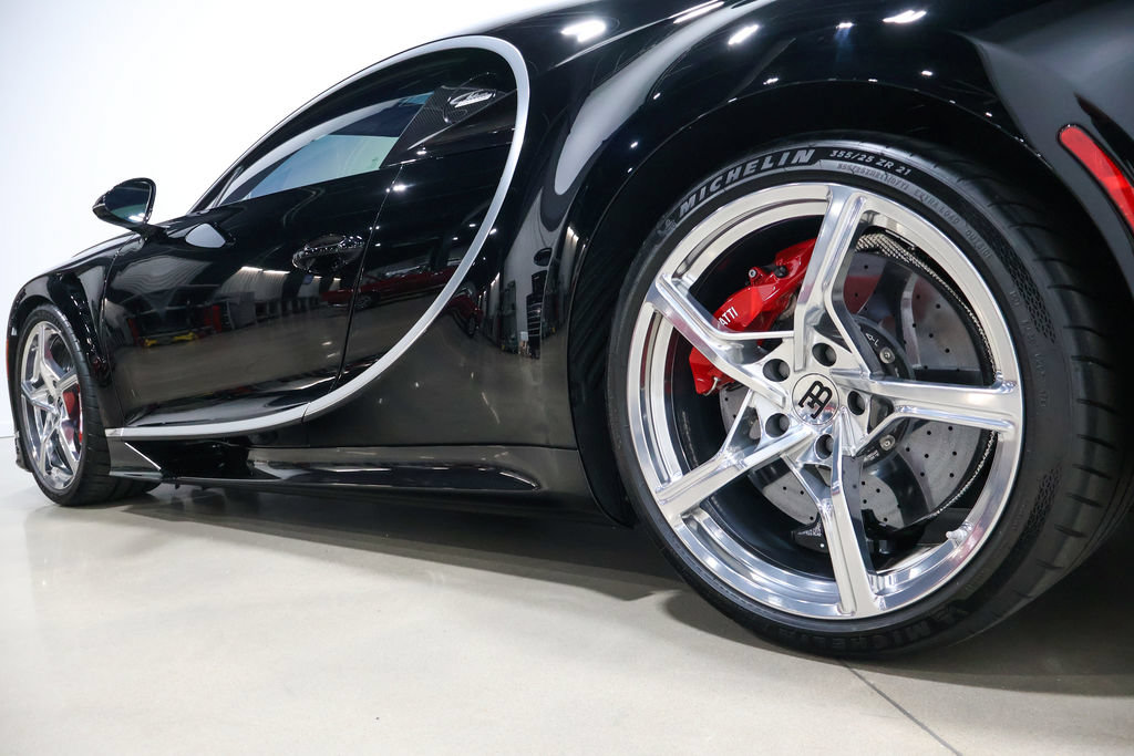 Used 2022 Bugatti Chiron Super Sport AWD/4WD image 23