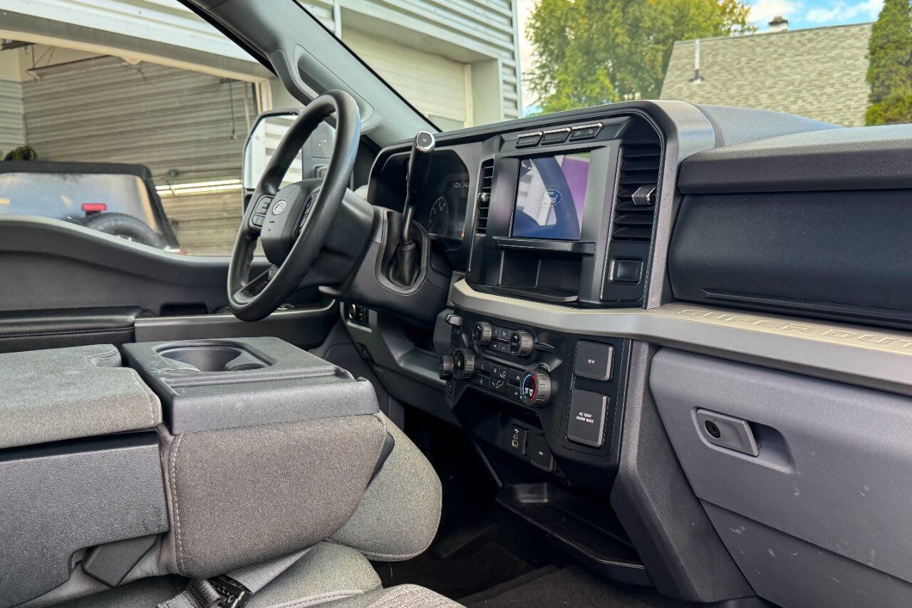 Used 2024 Ford F350 XLT w/ FX4 Off-Road Package image 13