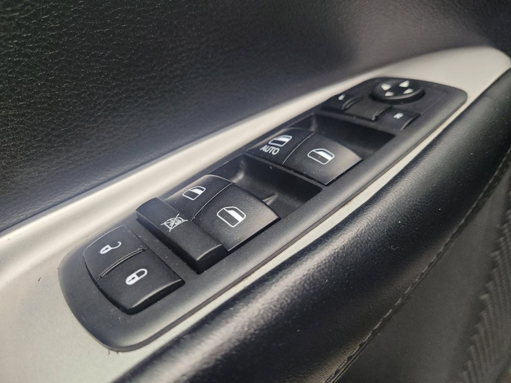 Used 2017 Dodge Journey SXT w/ Safe & Sound Group FWD image 27