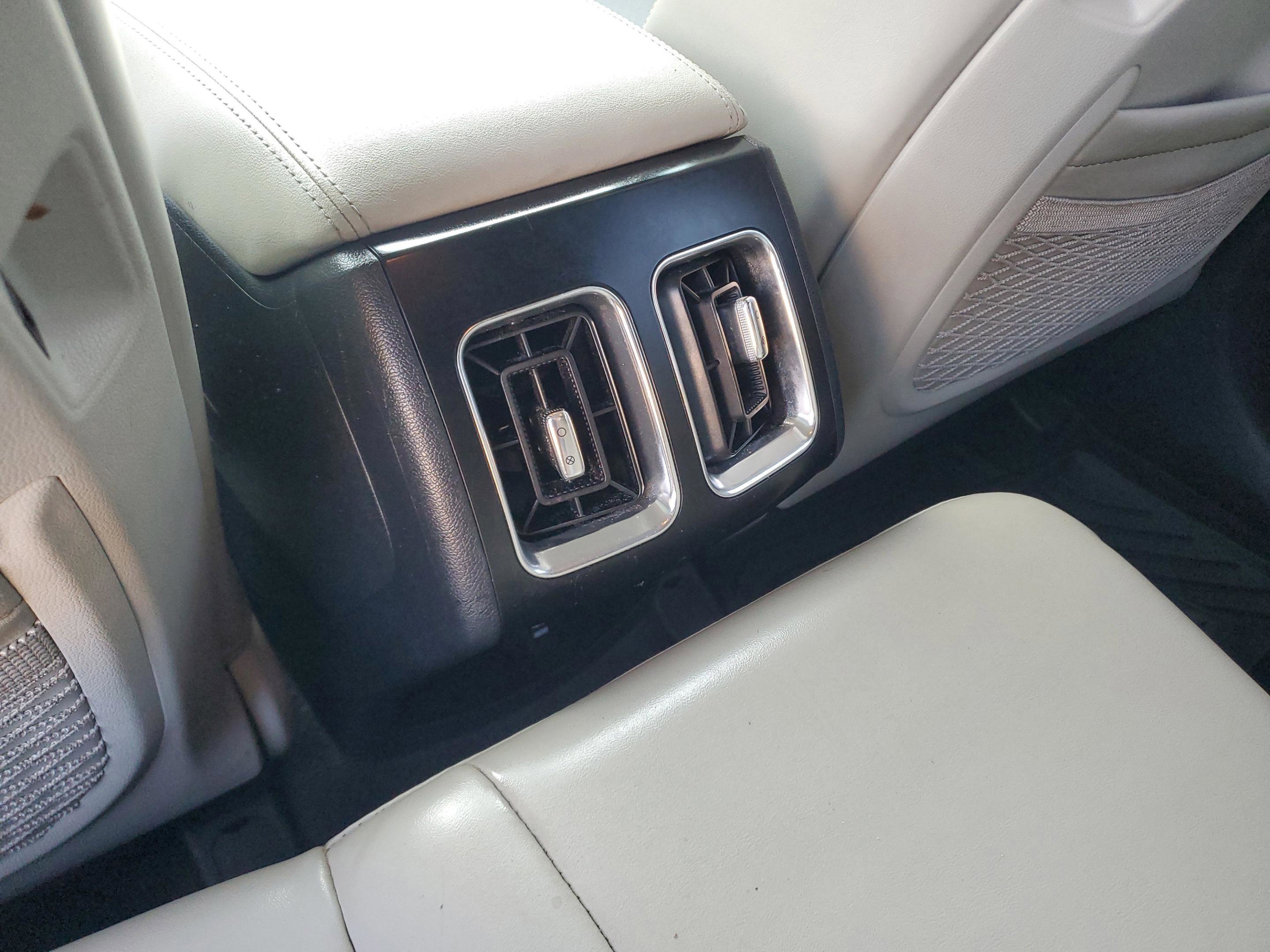 Certified 2025 Kia Sorento S image 15