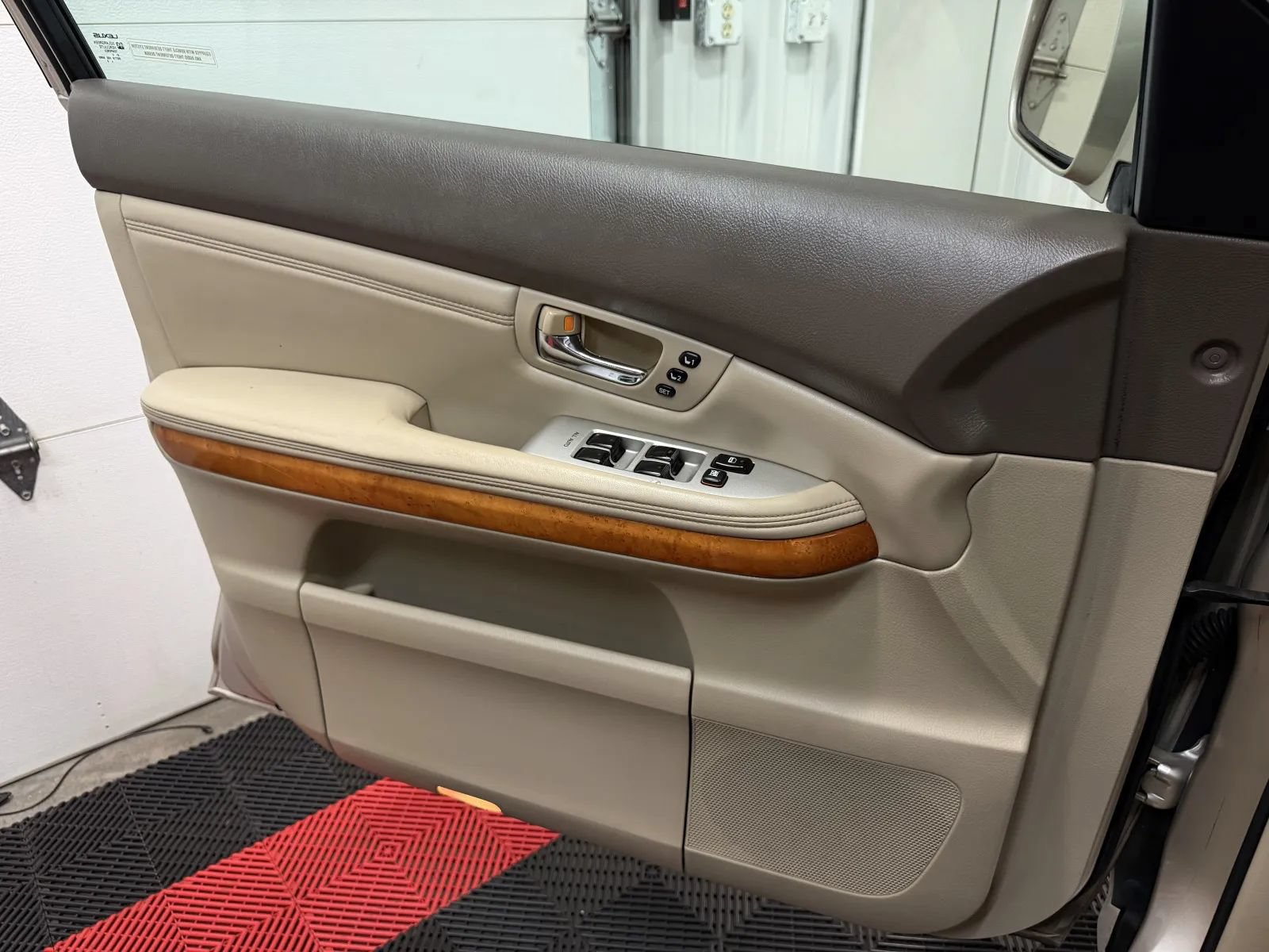 Used 2004 Lexus RX 330 FWD image 27
