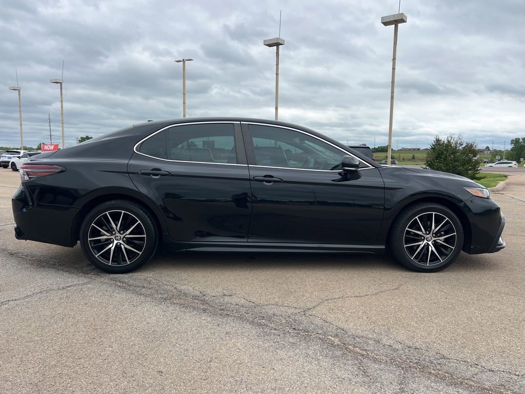 Used 2024 Toyota Camry SE FWD image 6