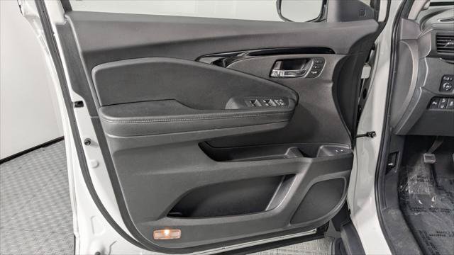Used 2022 Honda Pilot Touring image 13