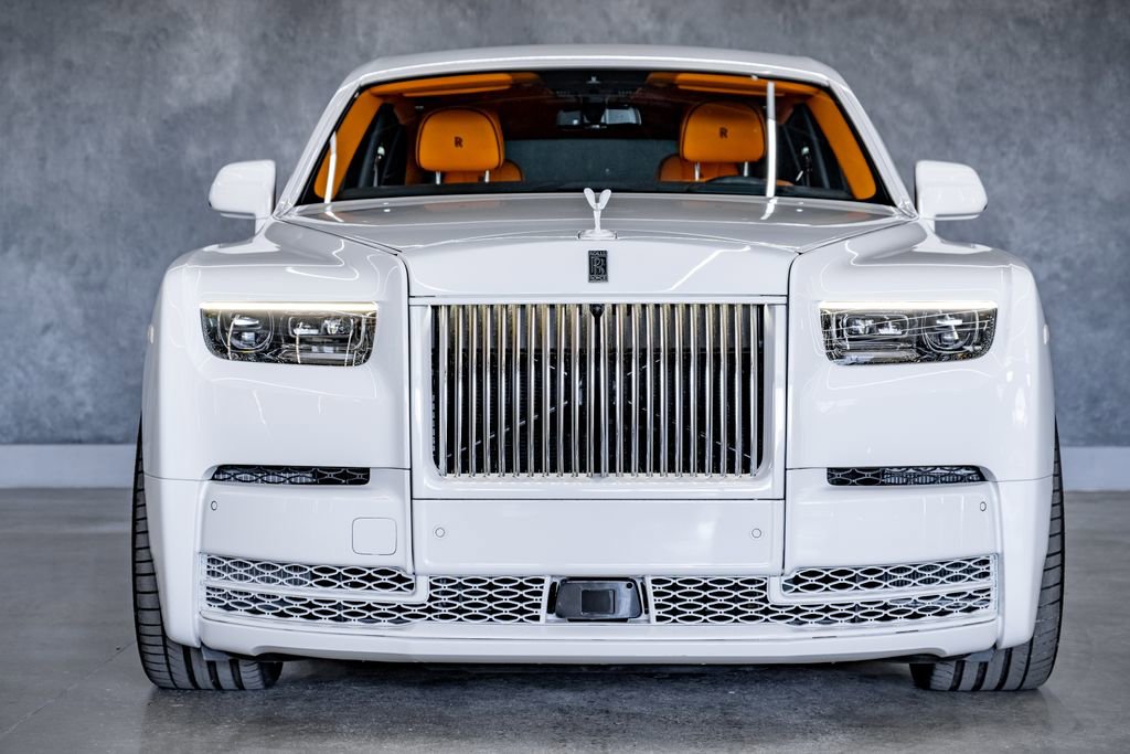 Used 2026 Rolls-Royce Phantom Sedan RWD image 2