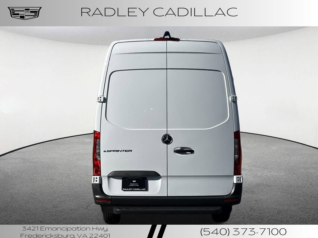 Used 2024 Mercedes-Benz eSprinter 170 Cargo image 4