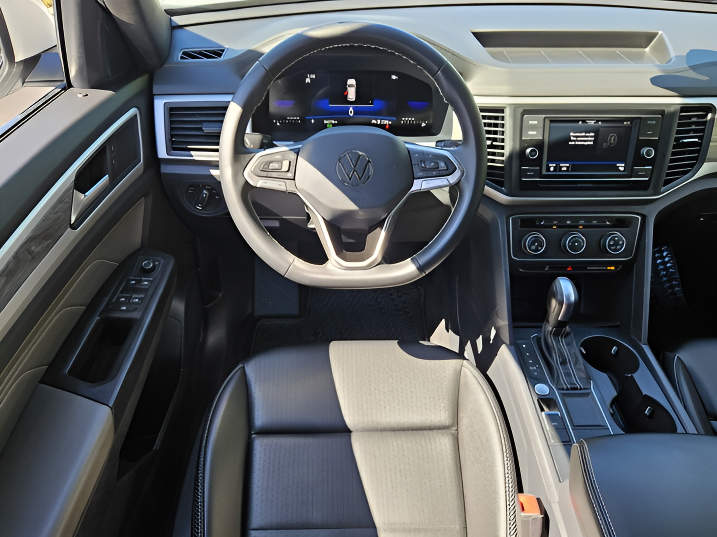 Used 2023 Volkswagen Atlas Cross Sport SE FWD image 11