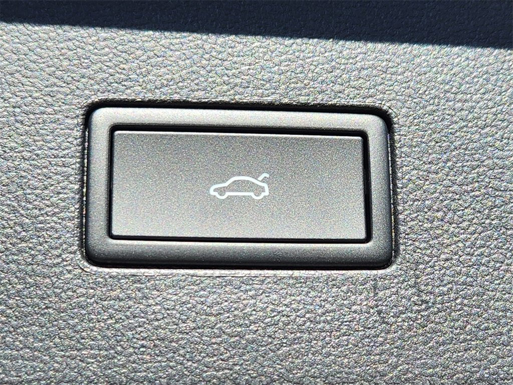 New 2026 Volkswagen Atlas SEL Premium R-Line image 31