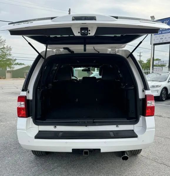Used 2017 Ford Expedition Limited w/ Equipment Group 301A RWD image 13