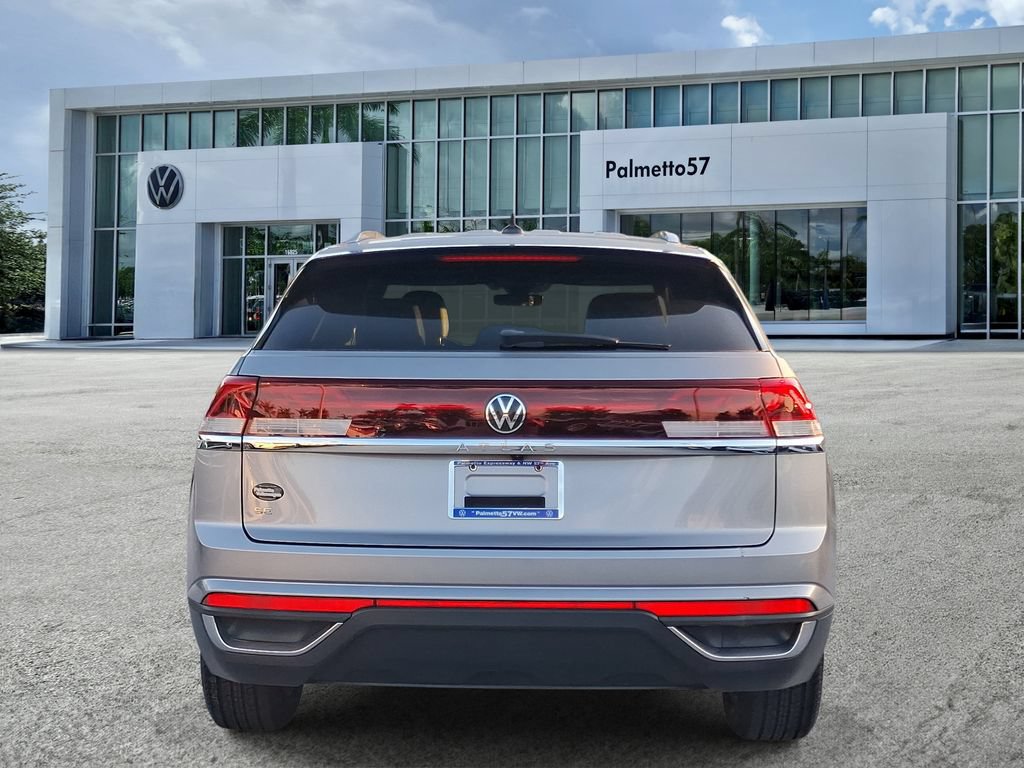 Certified 2024 Volkswagen Atlas Cross Sport SE FWD image 5