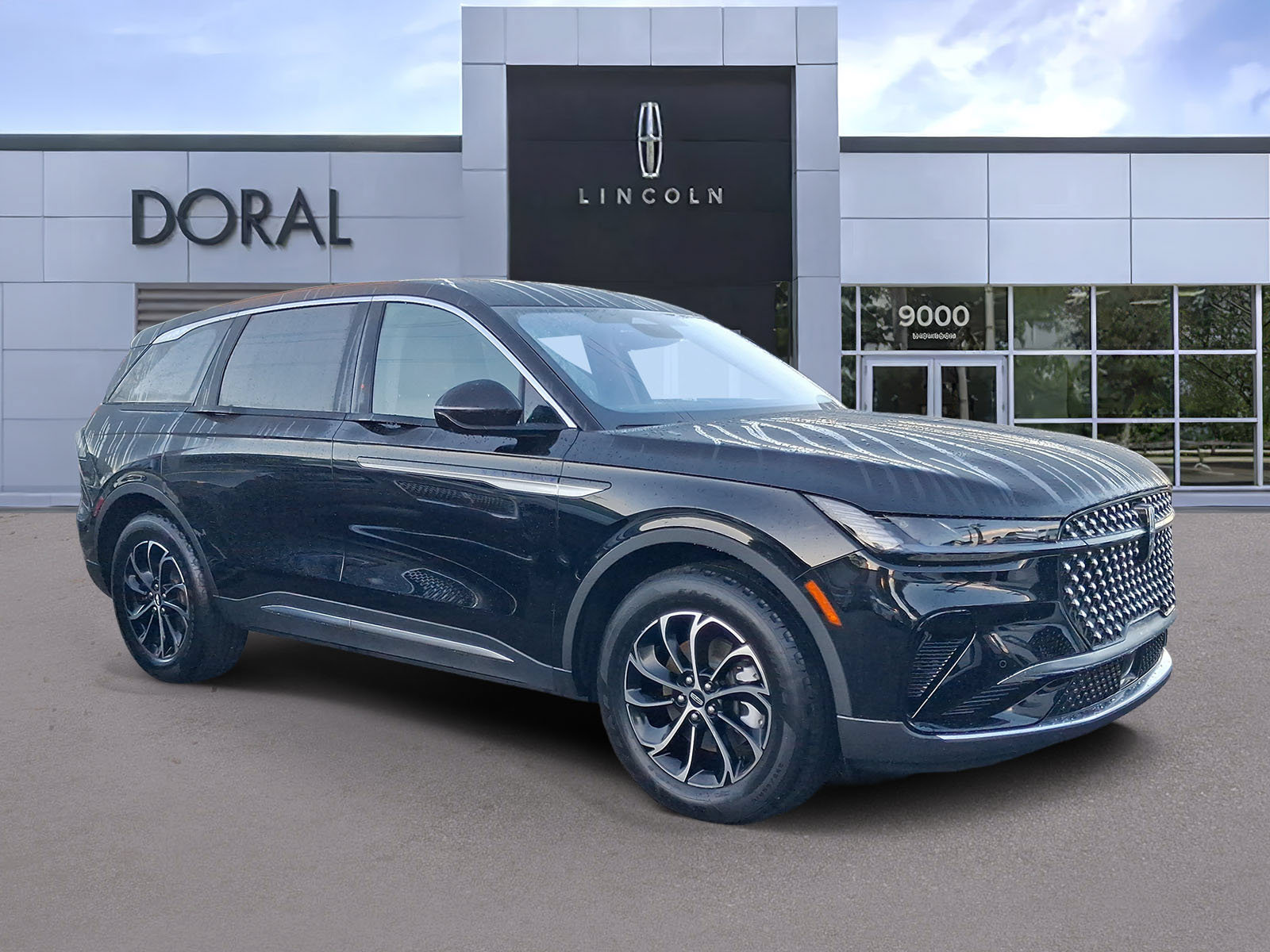 Certified 2025 Lincoln Nautilus Premier AWD/4WD image 1