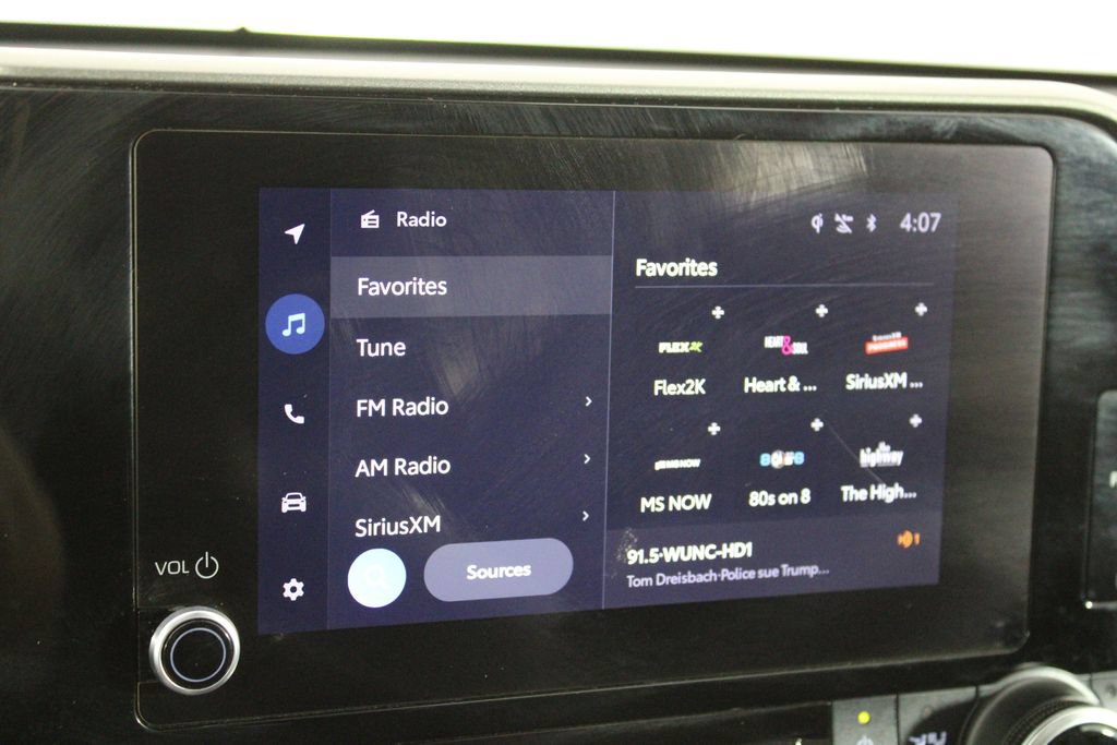 Used 2023 Toyota Highlander XLE FWD image 32