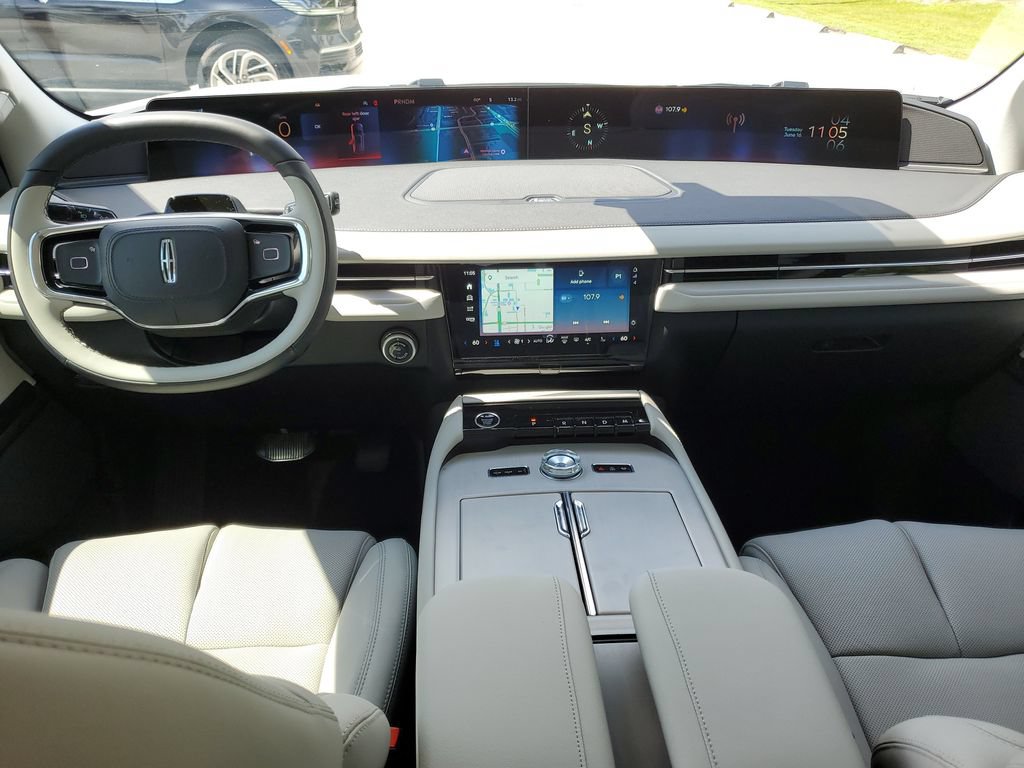 New 2026 Lincoln Navigator L Premier AWD/4WD image 16