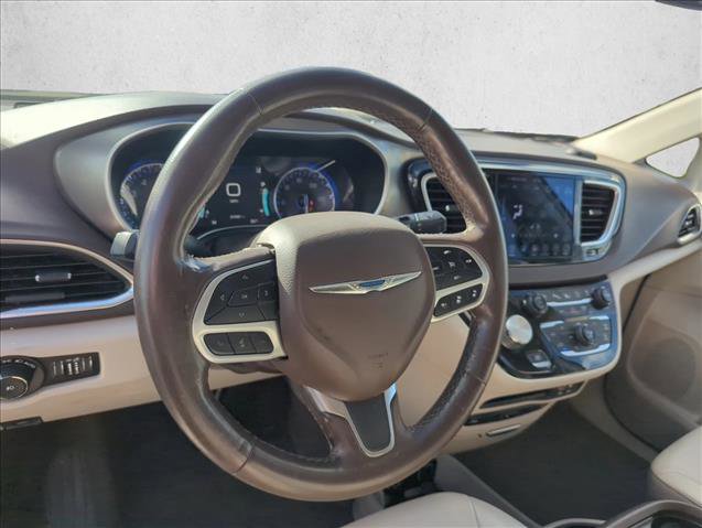 Used 2019 Chrysler Pacifica Touring-L Plus w/ Advanced Safetytec Group image 25