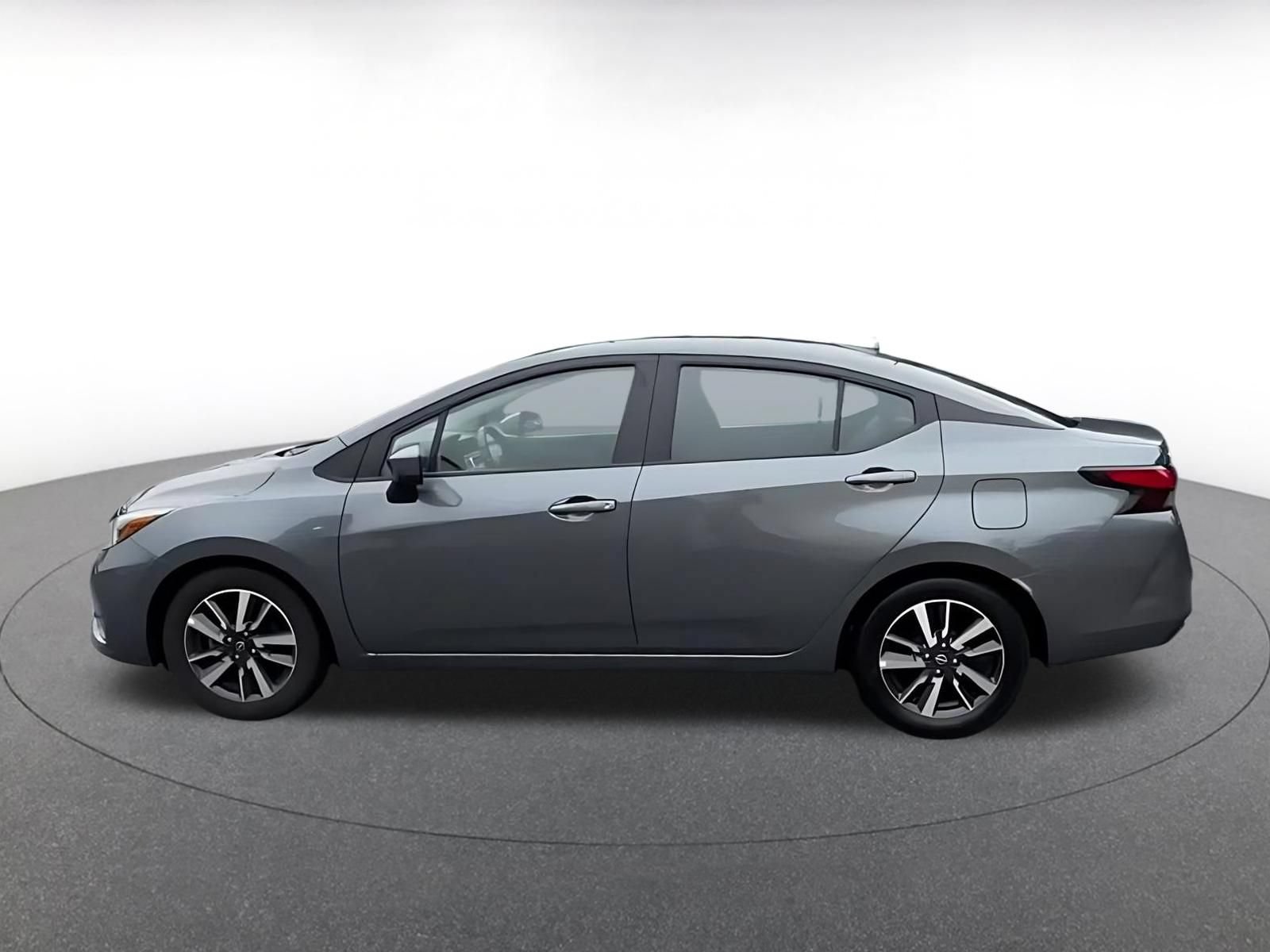 Used 2025 Nissan Versa SV FWD image 9