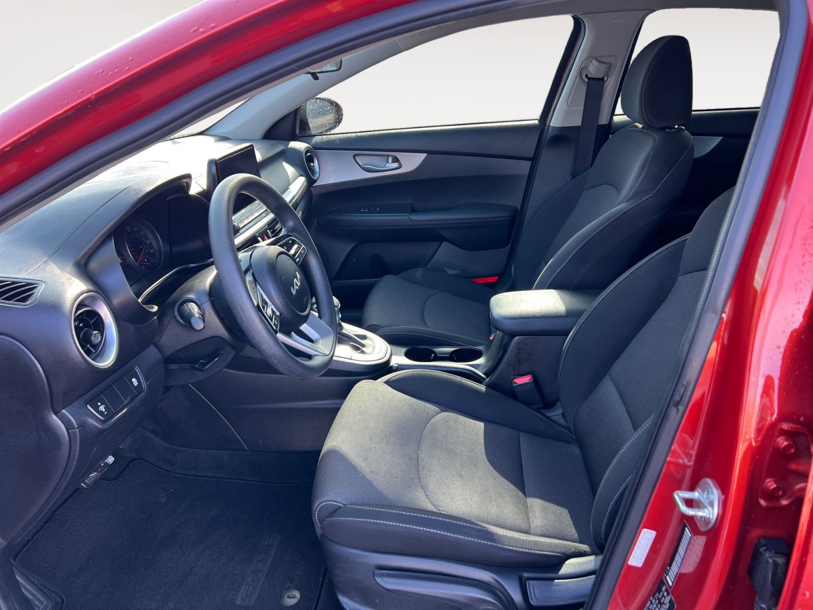 Used 2023 Kia Forte LXS FWD image 9