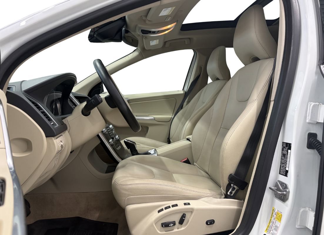 Used 2016 Volvo XC60 T5 Premier w/ Proximity Package AWD/4WD image 10
