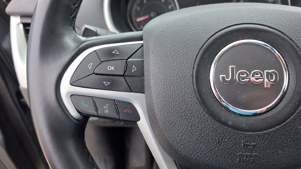 Used 2014 Jeep Cherokee Trailhawk w/ Comfort/Convenience Group AWD/4WD image 16
