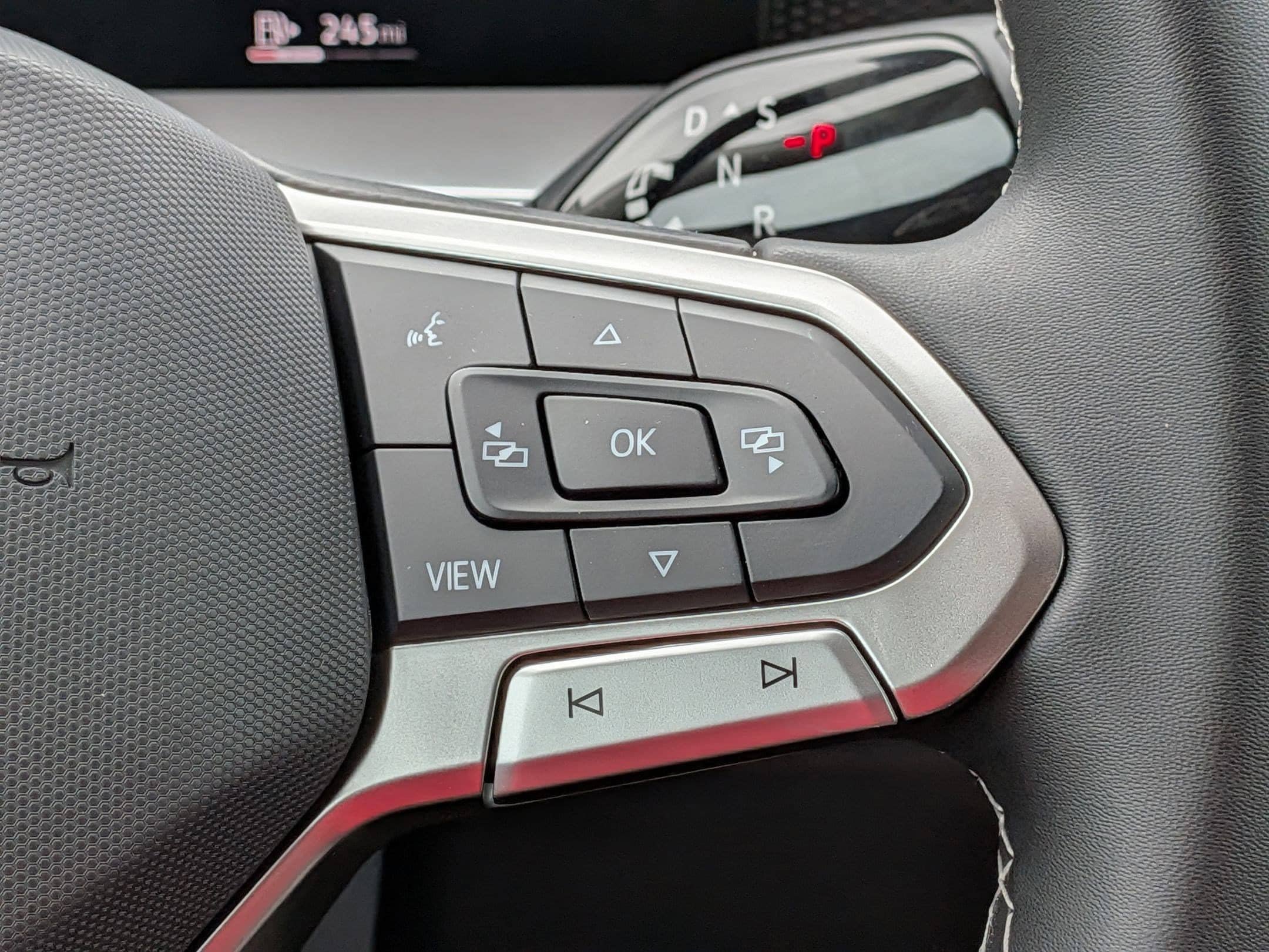 New 2026 Volkswagen Tiguan SE FWD image 19