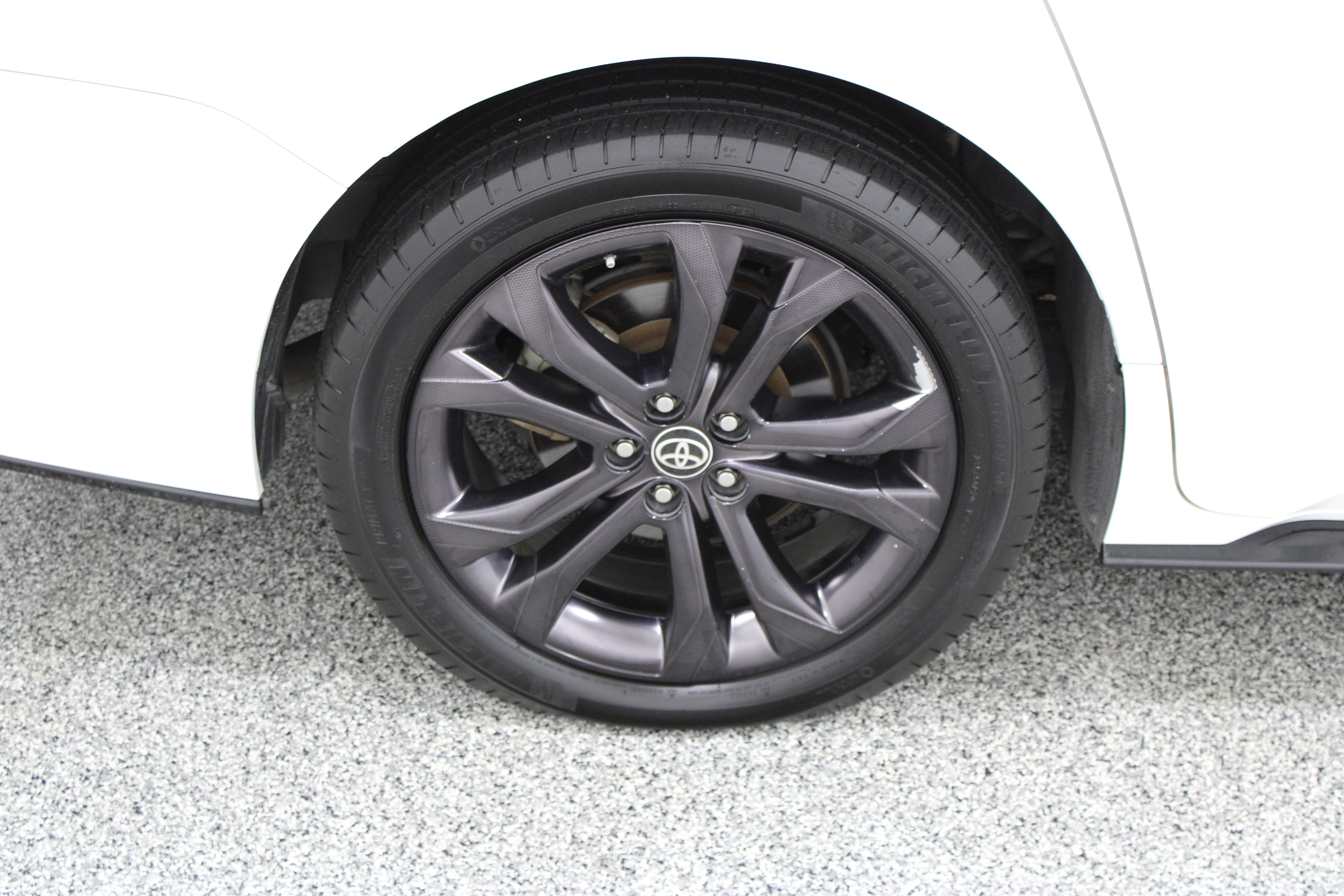 Used 2023 Toyota Sienna XSE FWD image 6