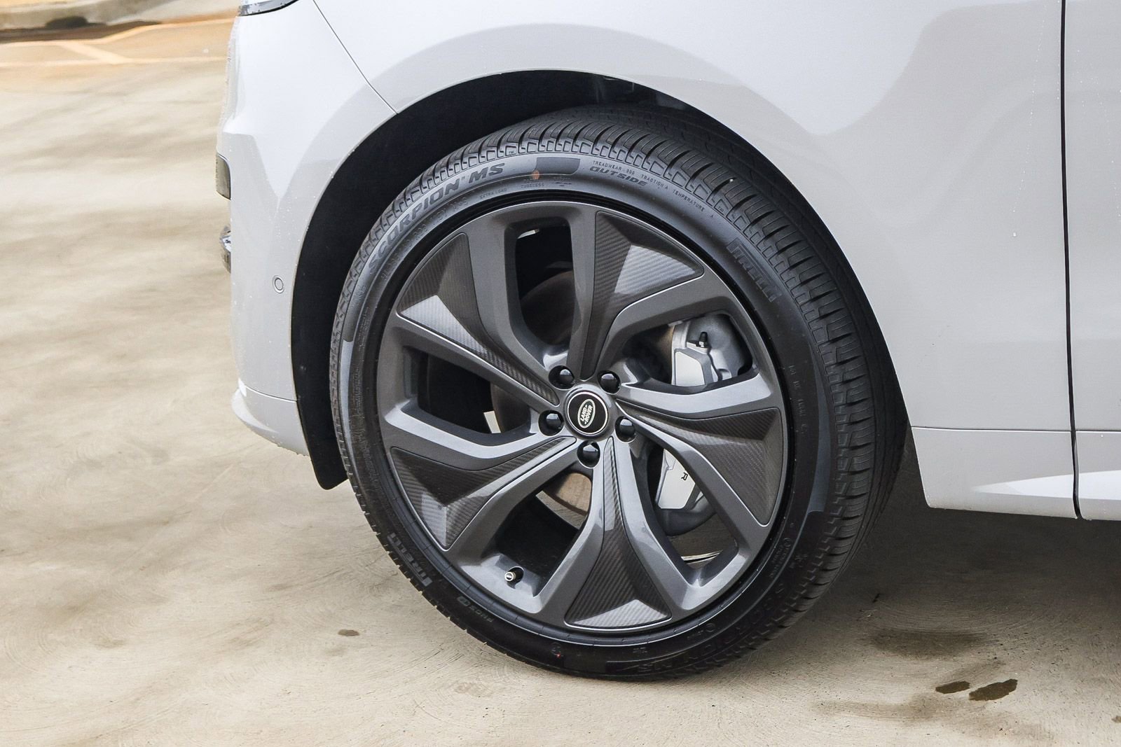 New 2025 Land Rover Range Rover Sport Dynamic SE image 9