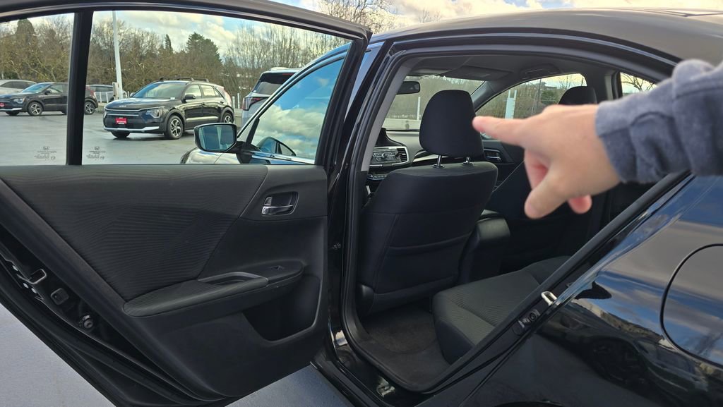 Used 2016 Honda Accord LX image 17