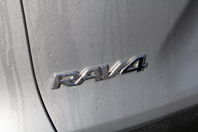Used 2020 Toyota RAV4 Limited image 11