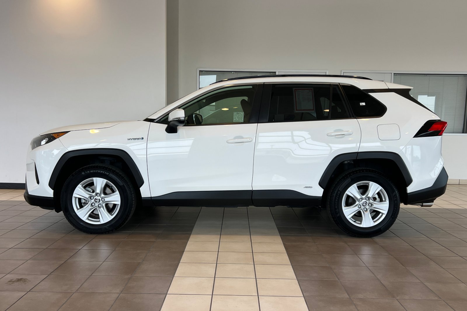 Certified 2020 Toyota RAV4 LE w/ All Weather Liner Package AWD/4WD image 7