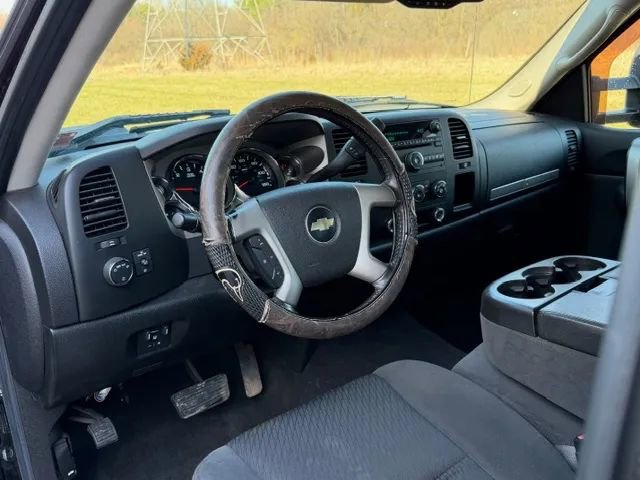 Used 2009 Chevrolet Silverado 2500 LT w/ Exterior Plus Package image 13