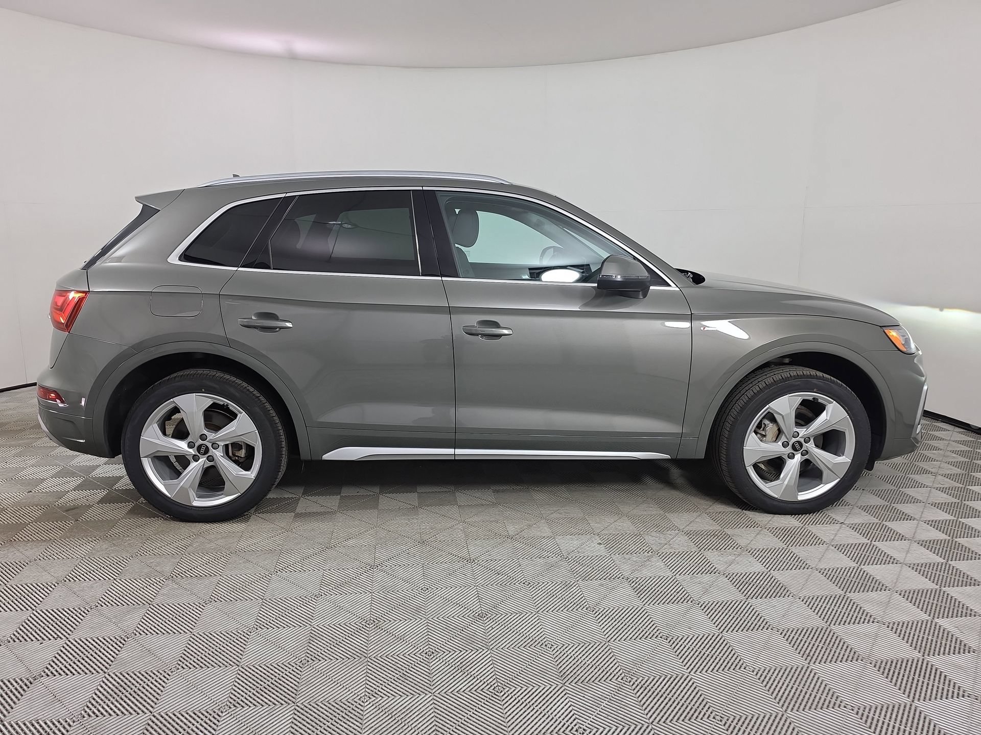 Certified 2023 Audi Q5 2.0T Premium Plus AWD/4WD image 8