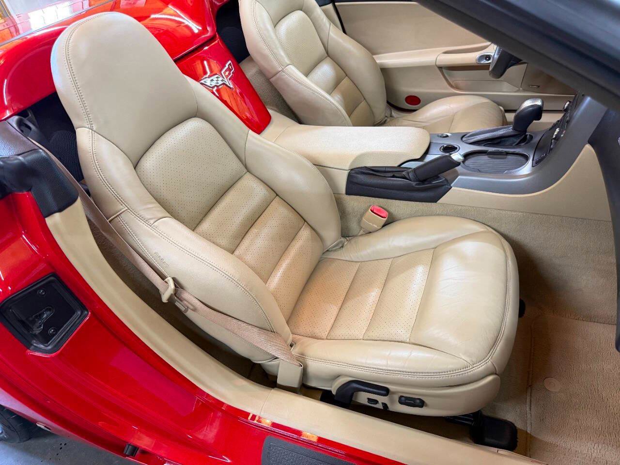 Used 2007 Chevrolet Corvette Convertible w/ Preferred Equipment Group image 38