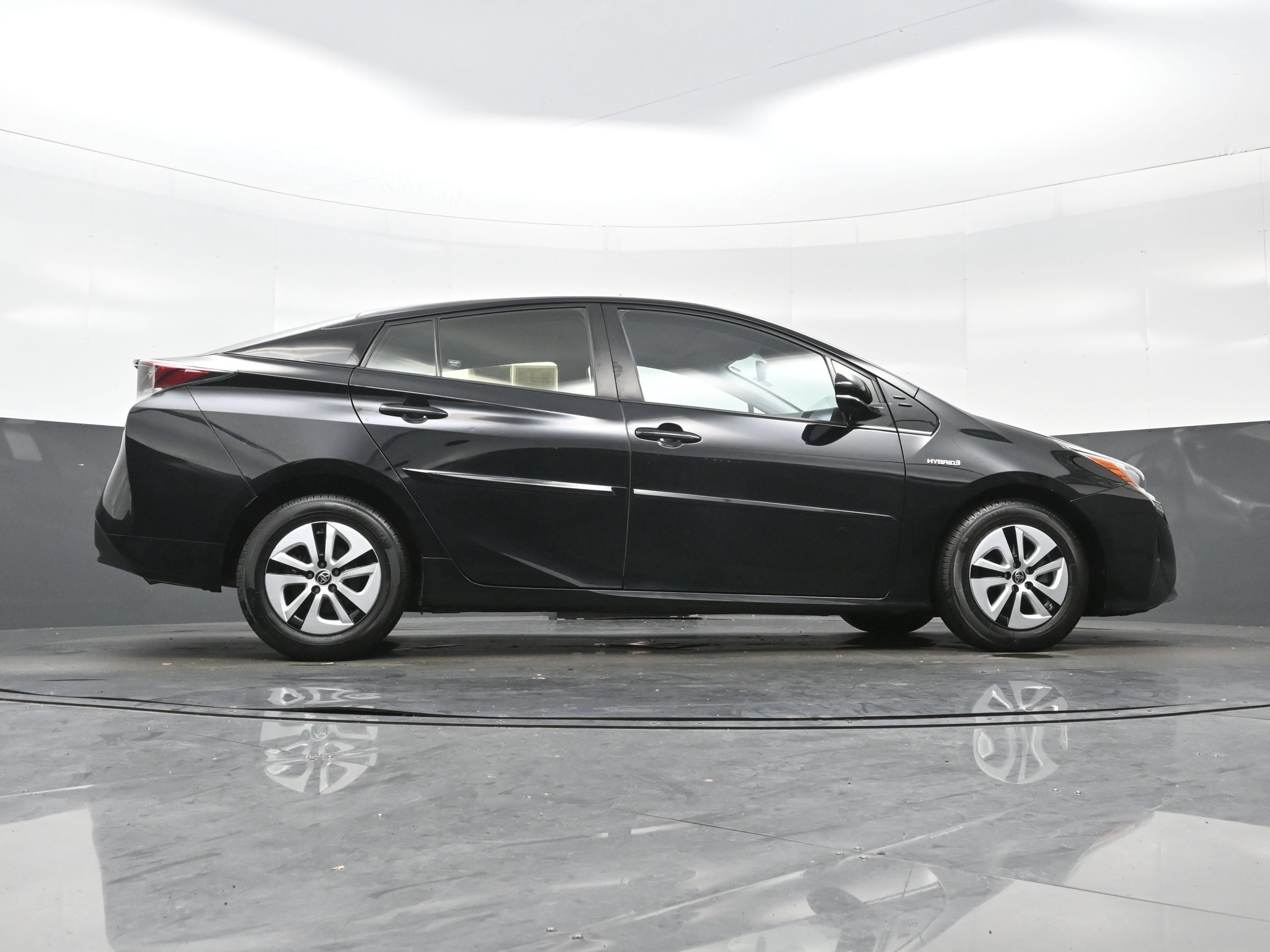 Used 2017 Toyota Prius Four w/ Advanced Technology Package FWD image 36