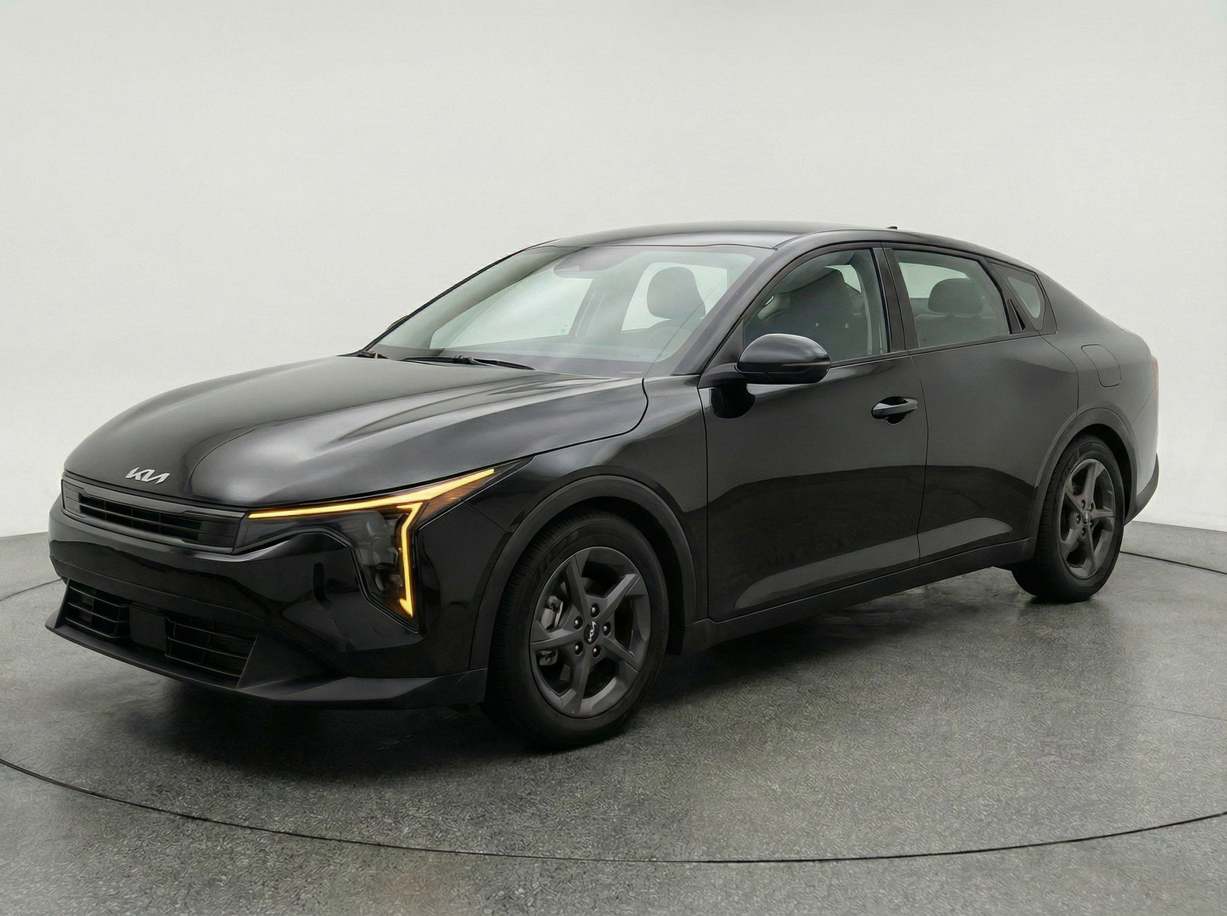 Used 2025 Kia K4 LXS image 3
