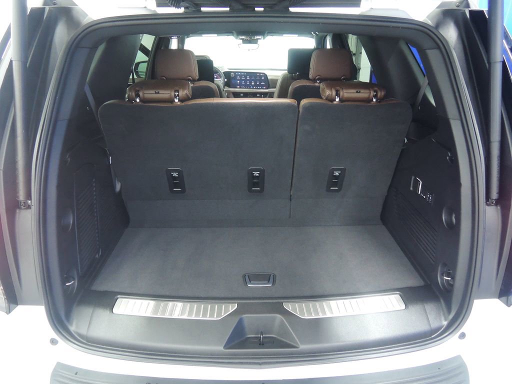 Used 2025 Chevrolet Tahoe High Country image 28