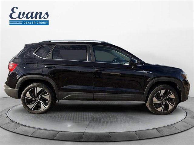 Certified 2024 Volkswagen Taos SE w/ Panoramic Sunroof Package image 6