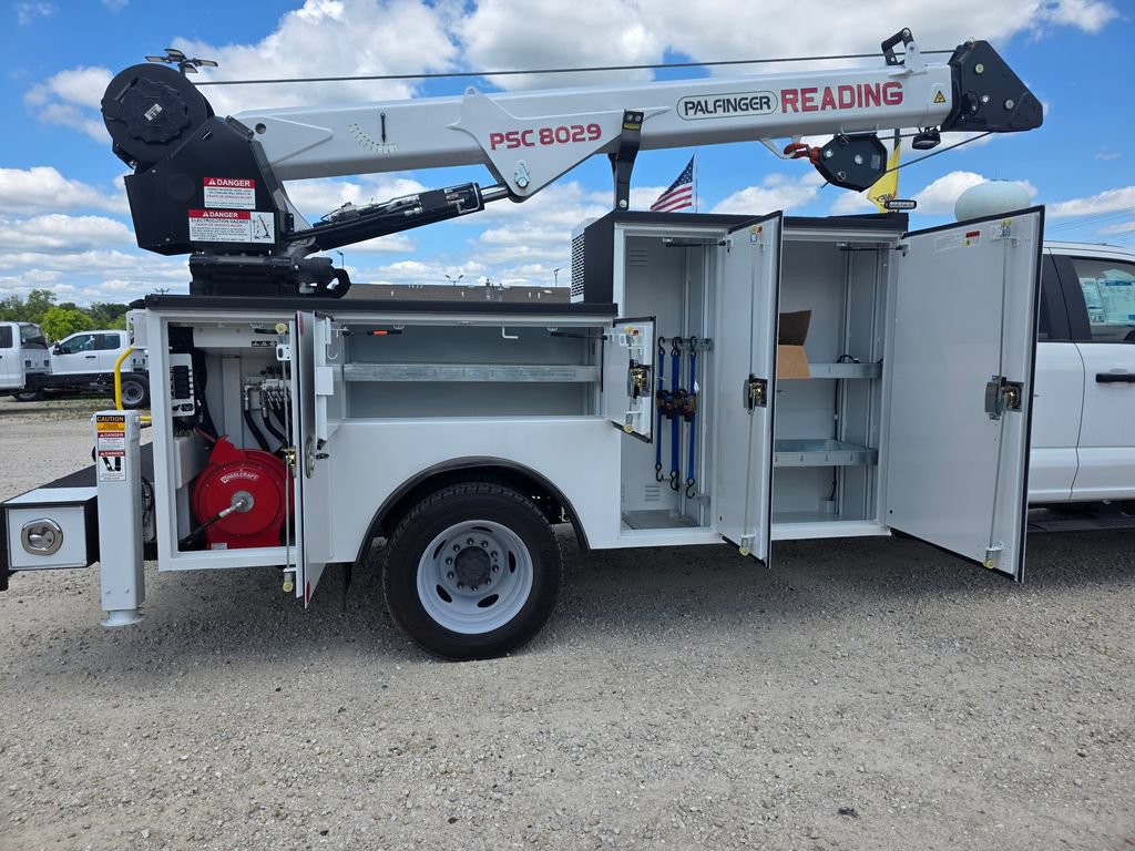 New 2026 Ford F550 4x4 Crew Cab image 17