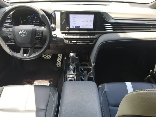 Used 2025 Toyota Camry SE FWD image 13
