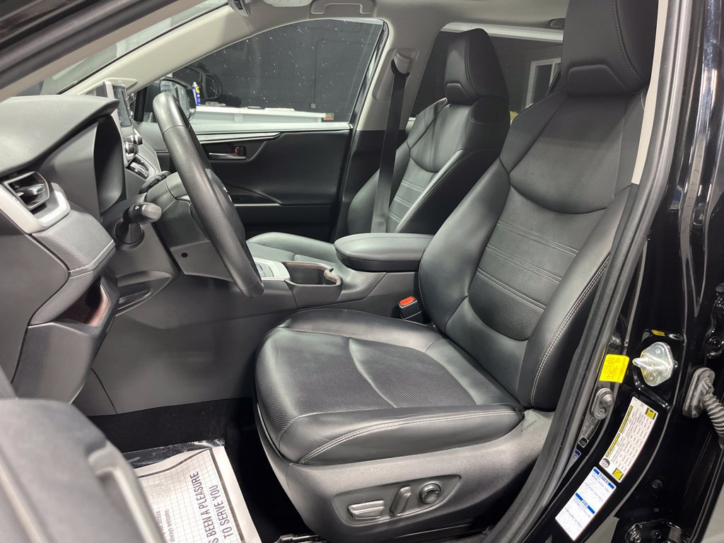 Used 2022 Toyota RAV4 Limited w/ Limited Grade Weather Package AWD/4WD image 17