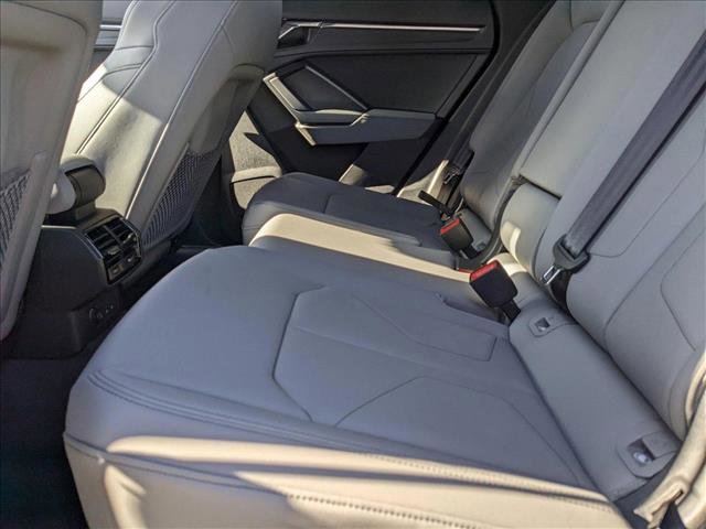 New 2025 Audi Q3 2.0T Premium image 14