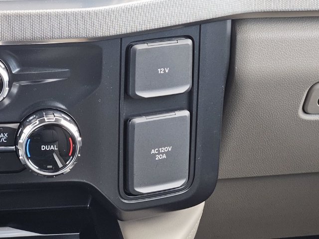 New 2026 Ford F250 Platinum w/ Platinum Plus Package AWD/4WD image 24