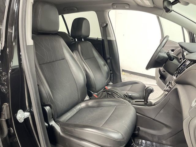 Used 2020 Chevrolet Trax LT w/ LT Convenience Package image 27