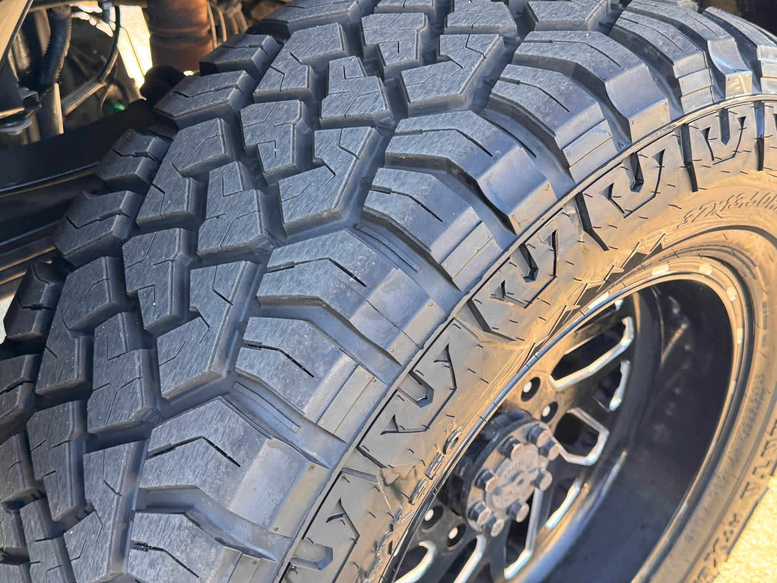 Certified 2020 Ford F250 Platinum w/ Tremor Off-Road Package AWD/4WD image 15