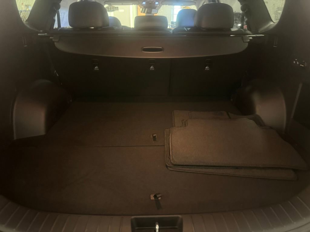 Certified 2023 Hyundai Santa Fe SEL Premium image 18